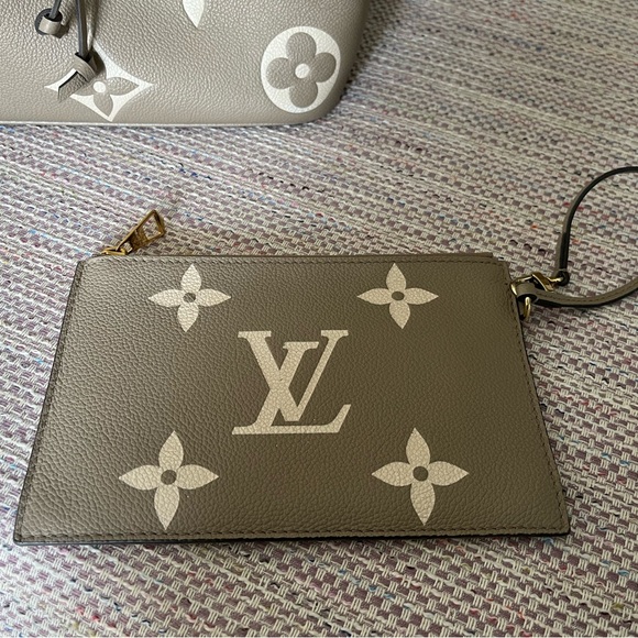 Louis Vuitton Neo Noe MM - Picture 9 of 11